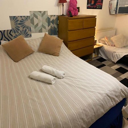 Hendon Homestay Bagian luar foto