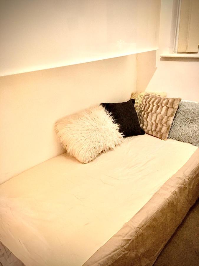 Hendon Homestay Bagian luar foto